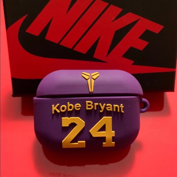 AirPod Case - Picture 4 of 8